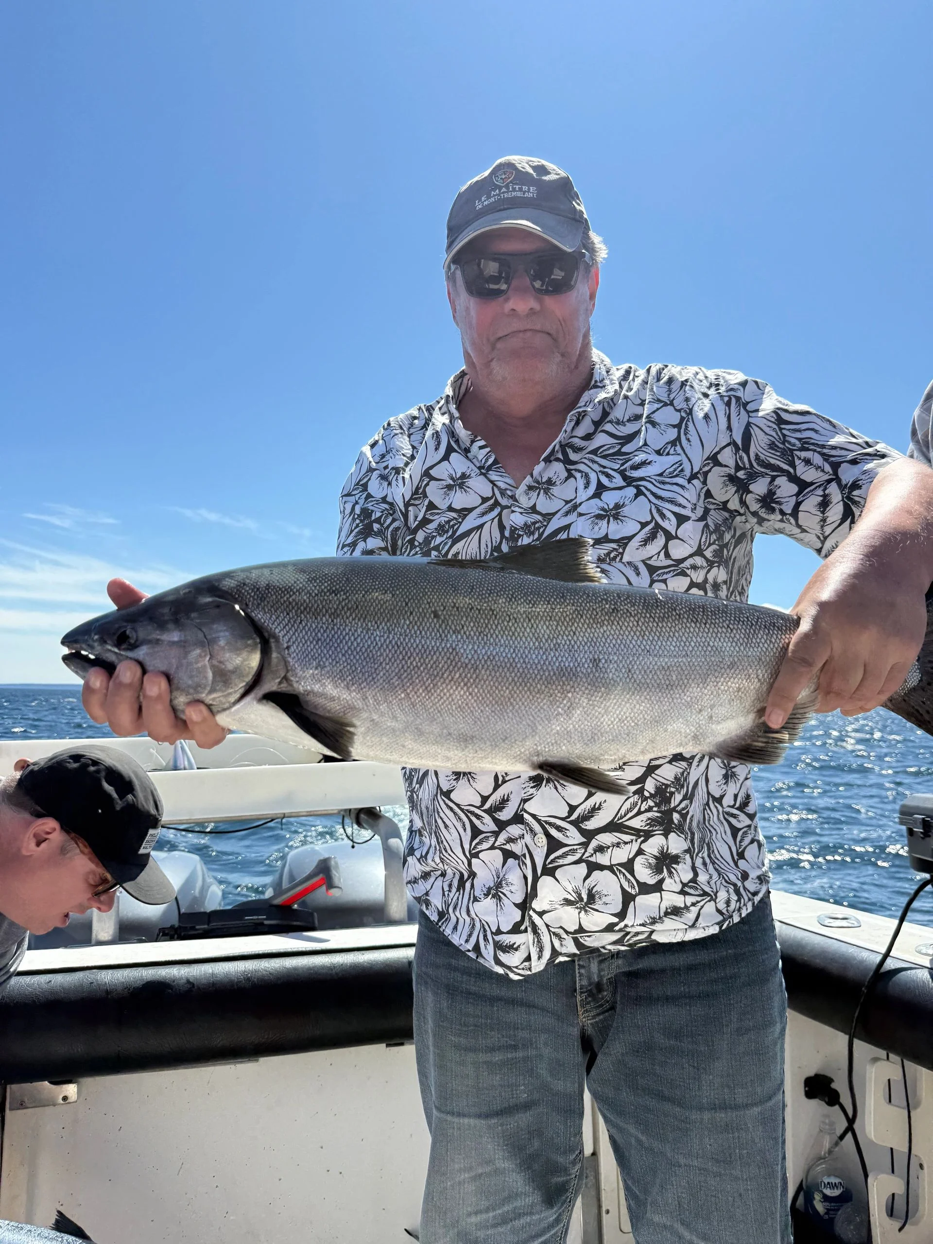 Angler Trophy Chinook Blue Sky